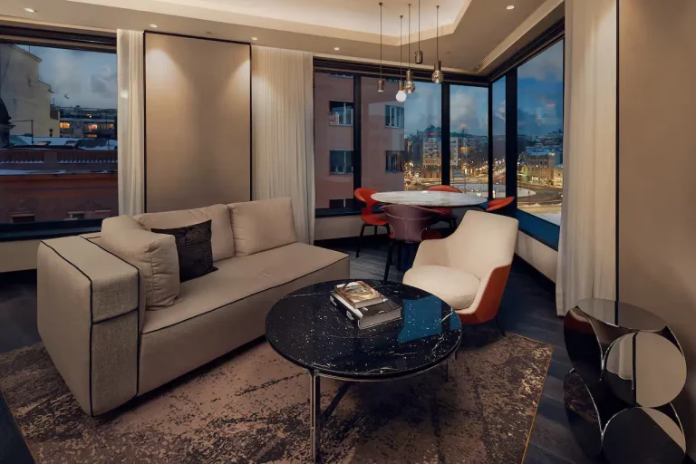 hilton-belgrade-room-502-two-bedroom-suite-living-room